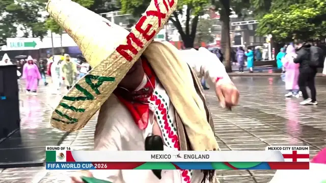 Video thumbnail for Rain And Thunderstorms Fail To Deter Mexico City Fans Ahead Of National Team Game