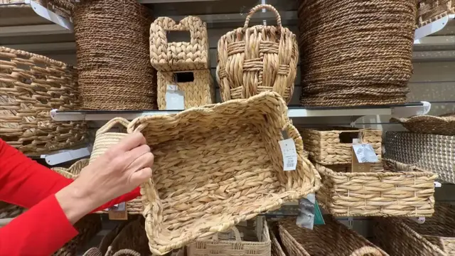 Video thumbnail for Put A Basket On Your Bathroom Wall (Genius Organizing Idea)