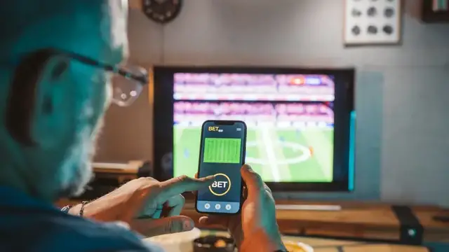 Video thumbnail for The Betting Boom Is Changing How Americans Watch Sports