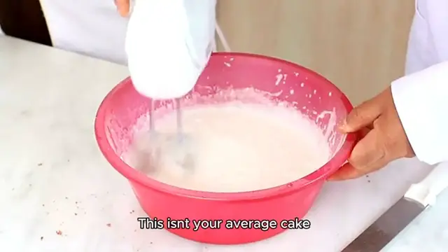 Video thumbnail for Strawberry Earthquake Cake recipe