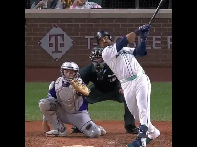 'Video thumbnail for Eugenio Suarez SMOKES His 48th Home Run of Season!'