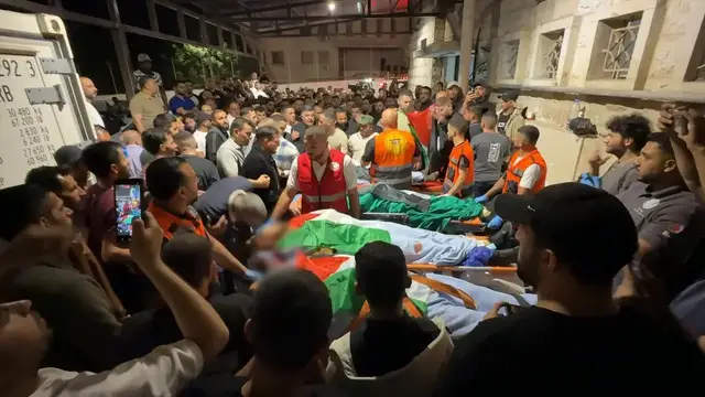 Video thumbnail for Four Palestinians killed in West Bank by Israeli army, occupiers; hundreds attend funeral.