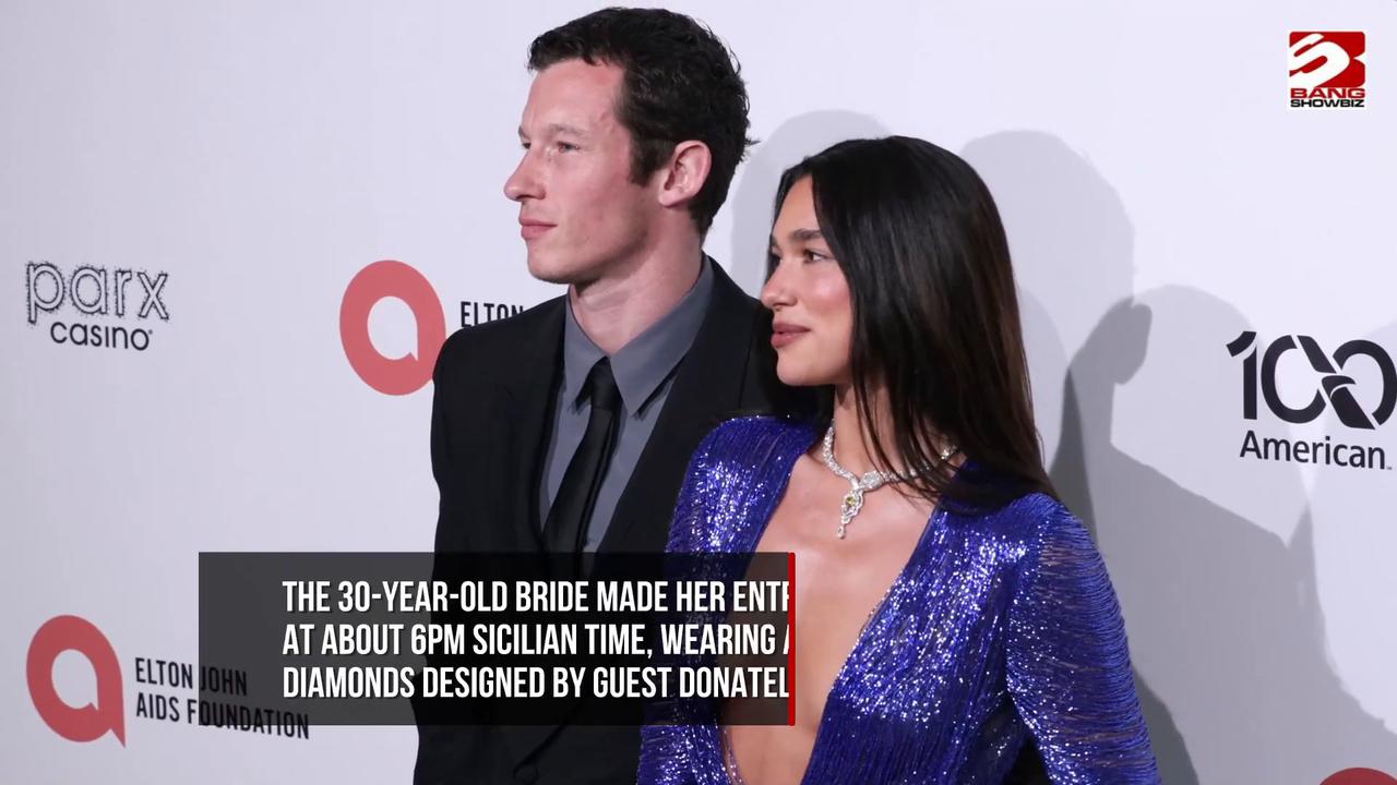 Video thumbnail for Sir Elton John sings at Dua Lipa and Callum Turner's Italian wedding