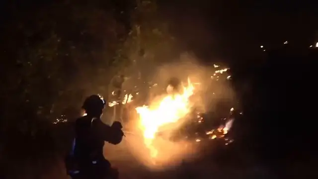 Video thumbnail for Spain: Military joins overnight battle against Guadalajara wildfire.