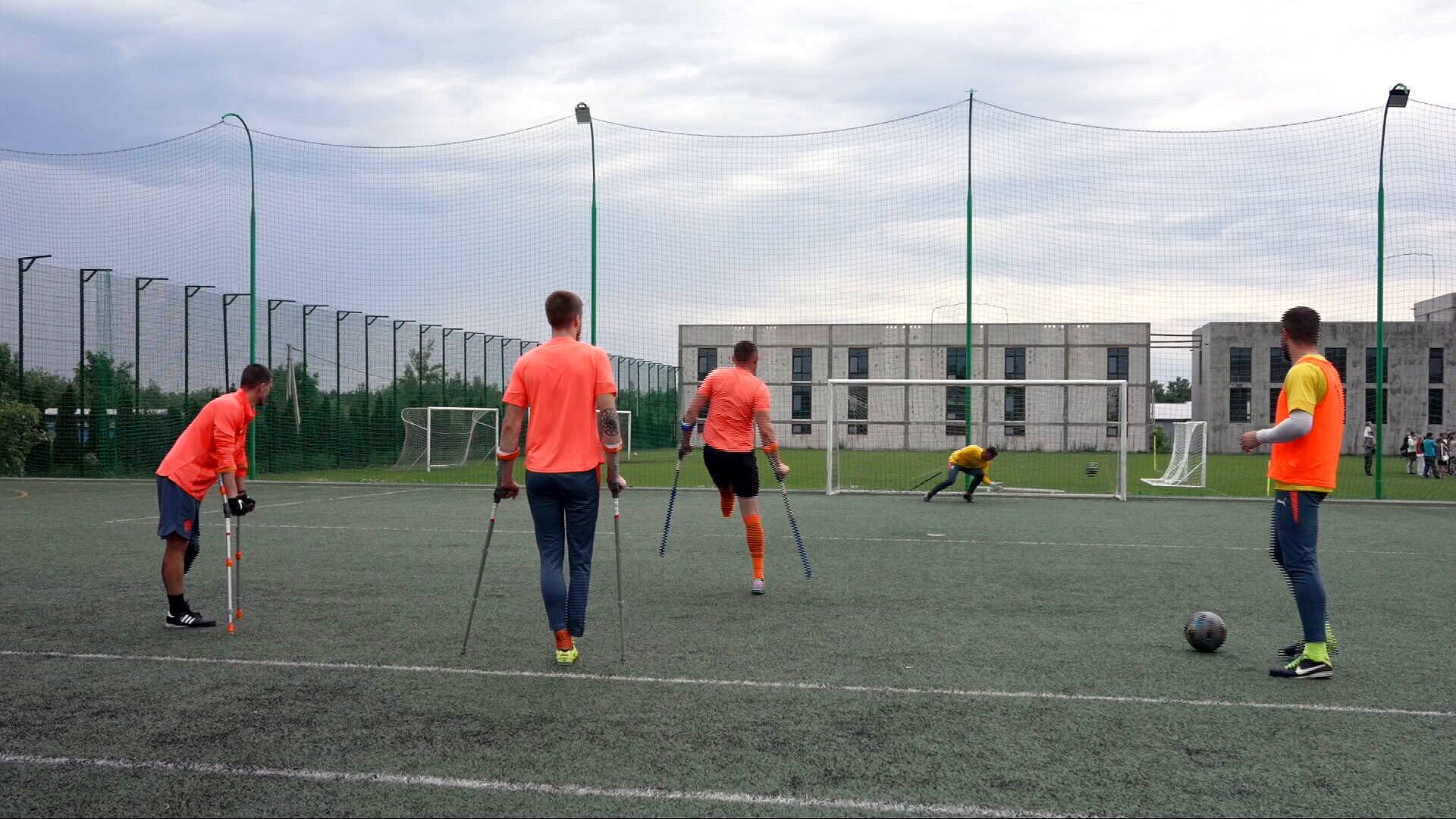 Video thumbnail for Ukraine veterans use football to overcome the scars of war