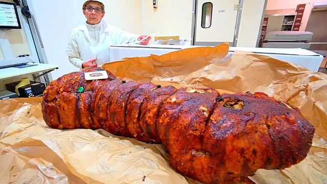 'Video thumbnail for Food in Italy - PORCHETTA KING of ITALY!! Italian Food in Rome : World's BEST Porchetta Factory!!'