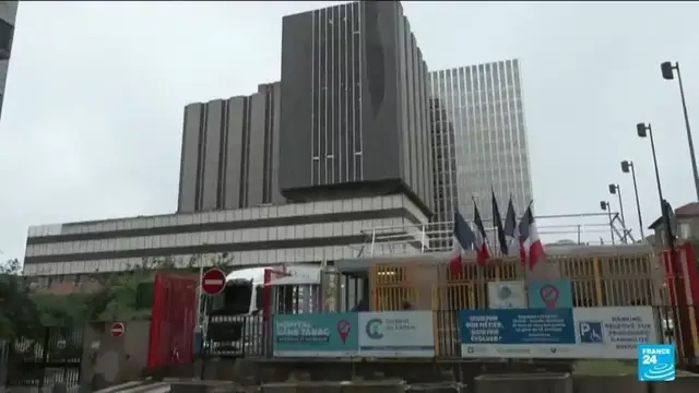 Video thumbnail for France reports Ebola case in doctor returning from Congo