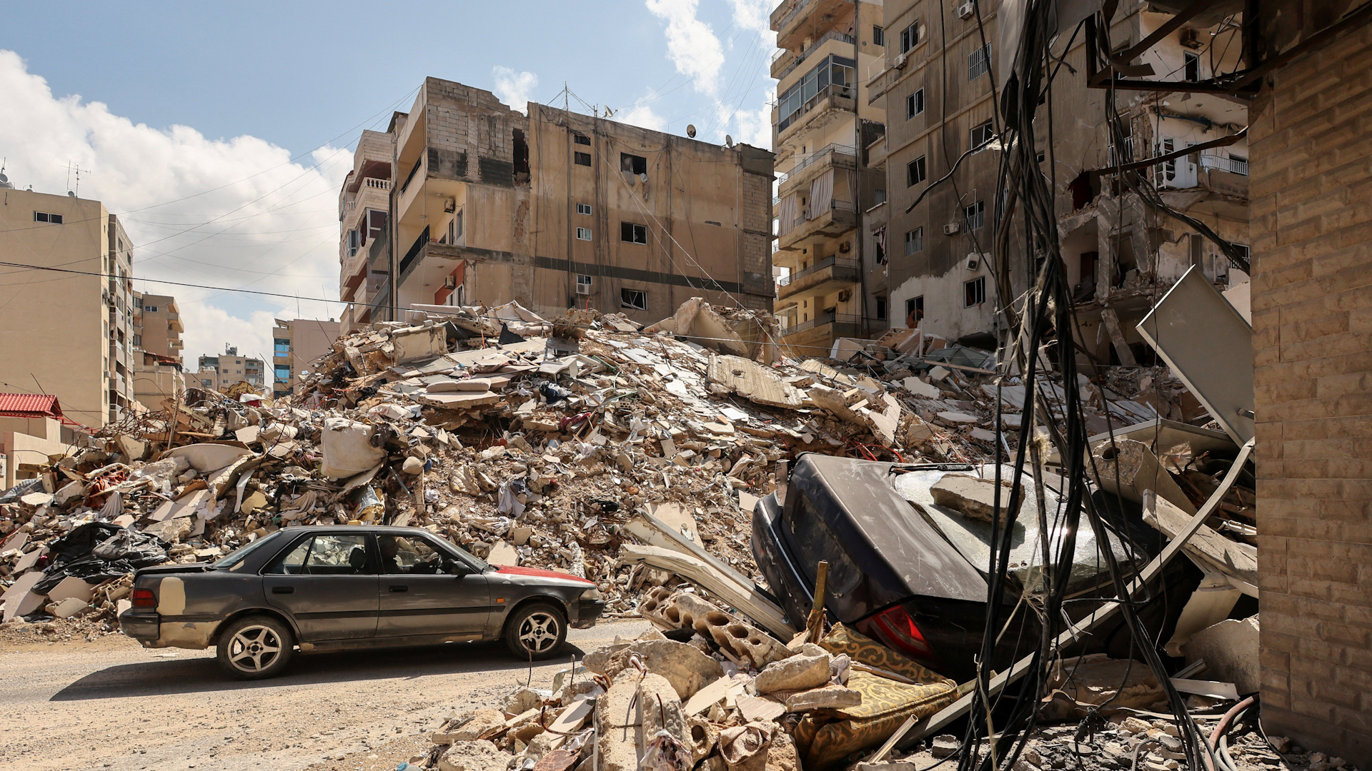 Video thumbnail for Israelis question Lebanon war as opposition grows