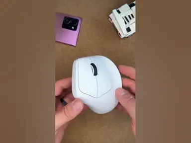 'Video thumbnail for Unboxing the All-New @KeychronKeyboard M5 Ergonomic Mouse'