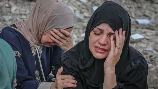 'Video thumbnail for Intense Israeli airstrikes and explosive-laden robots devastate Gaza City'