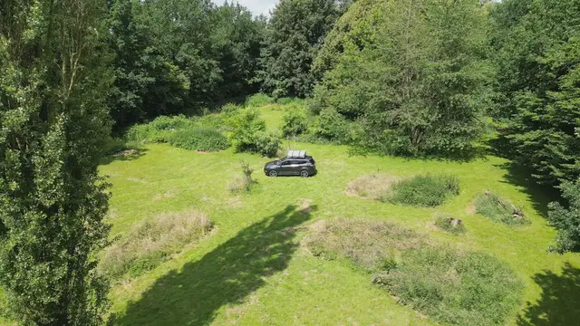 'Video thumbnail for VanSite-Stellplatz "Wilde Wiese" Nordseenähe, Drohnenaufstieg'