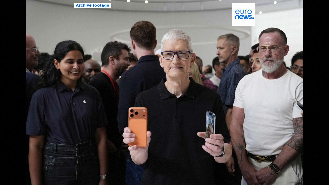 Video thumbnail for Tim Cook names successor as he steps down as Apple CEO