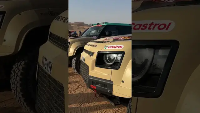 Video thumbnail for The Defender D7X-R Dakar only has 390bhp, but that doesn't matter