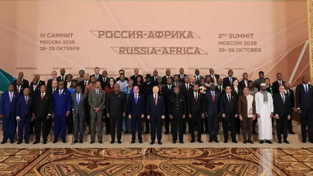 Video thumbnail for Putin seeks to expand ties with African countries at Russia-Africa summit