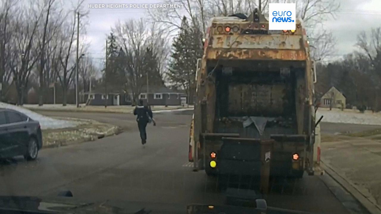 Video thumbnail for Suspect discovered inside garbage bin following police chase in Ohio