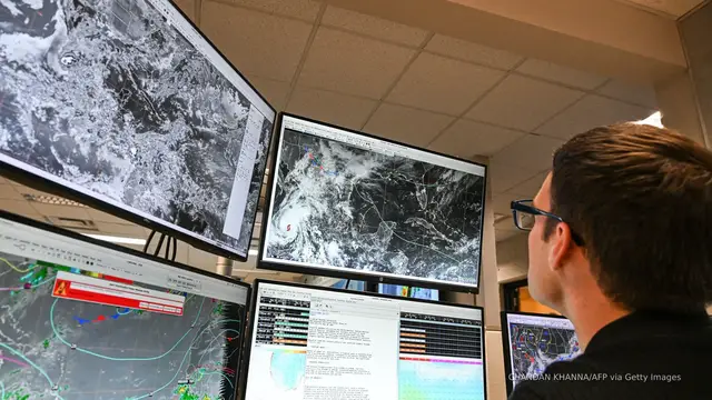 'Video thumbnail for National Weather Service to hire or re-hire 450 professionals as hurricane season heats up'