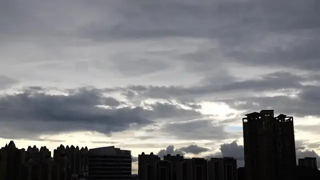 Video thumbnail for China: Typhoon Noul.