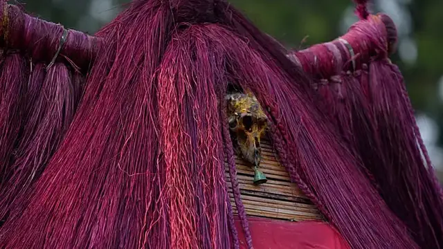 Video thumbnail for Thousands gather to mark Benin's Vodun Days showcasing local culture