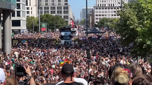 Video thumbnail for Germany: Hundreds of Thousands March Through Berlin for Pride.