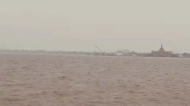 Video thumbnail for US: Smoke Shrouds Statue of Liberty as Air Quality Worsens in NYC.