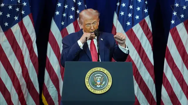 Video thumbnail for Trump praises tactically ‘brilliant’ operation against Nicolas Maduro