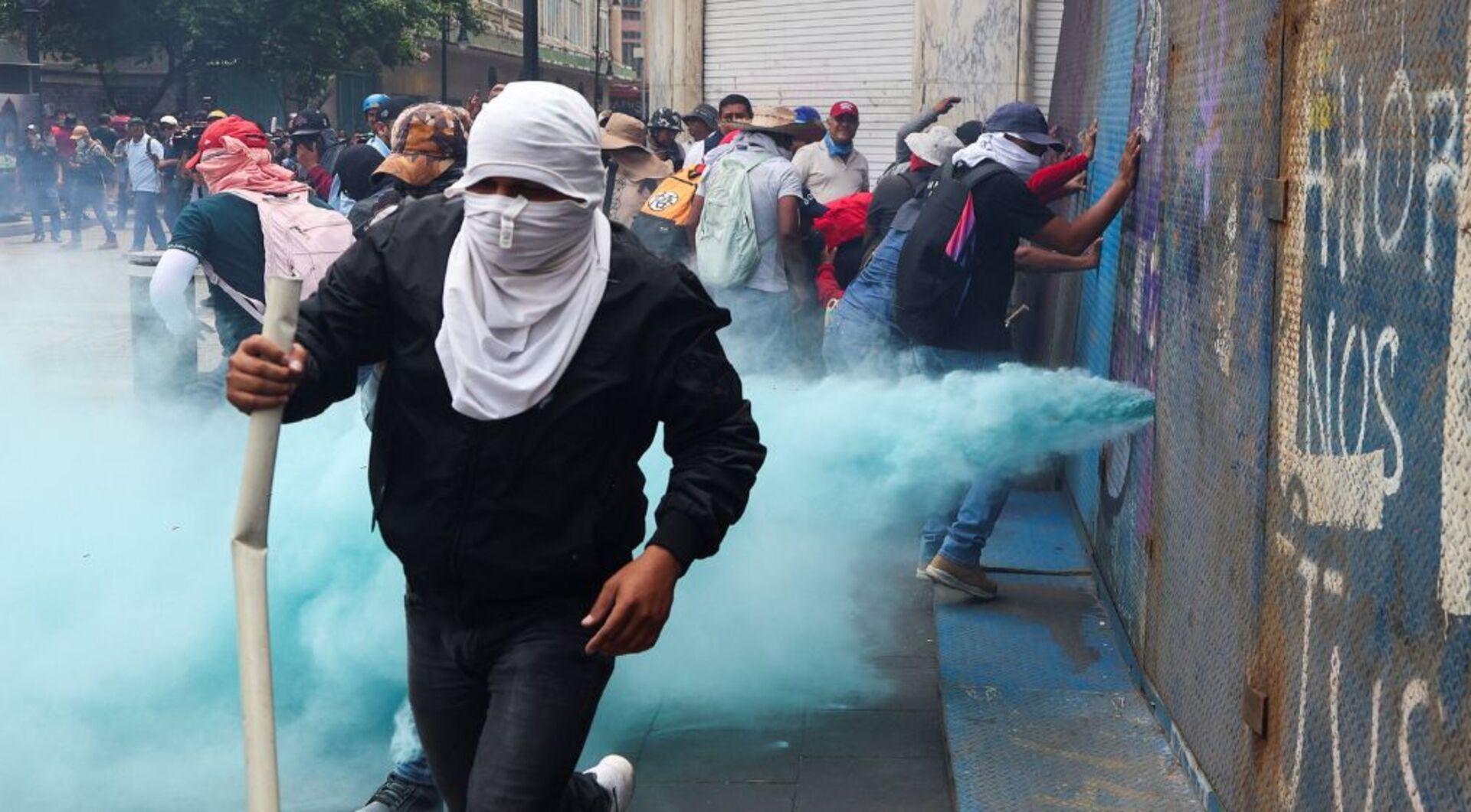 Video thumbnail for Mexican police fire tear gas at teachers protesting World Cup spending