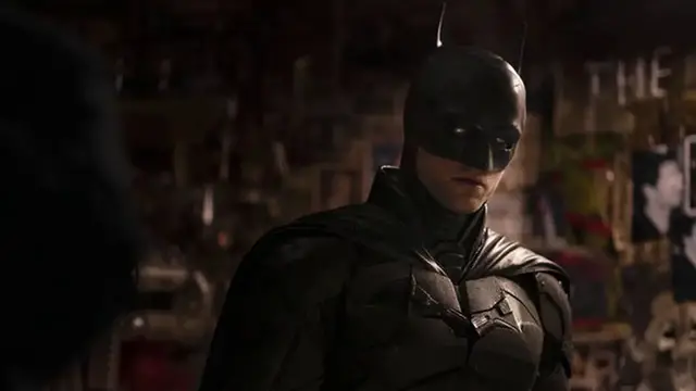 Video thumbnail for UNCAPTIONED: The Batman Part II halted as Matt Reeves deals with 'family matter'.