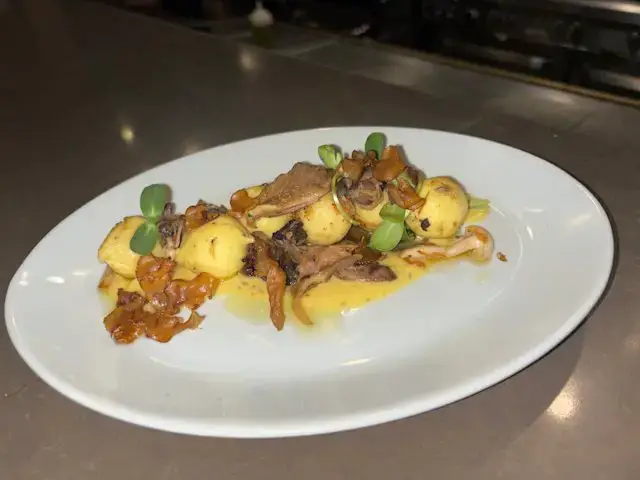 Video thumbnail for Long Island chefs take on hunger, one dinner at a time