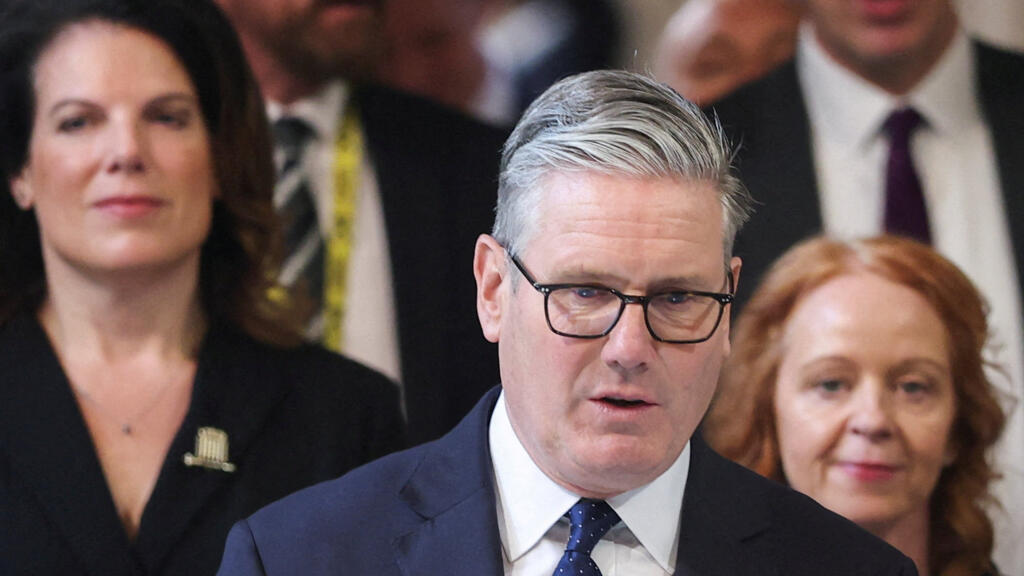 Video thumbnail for Will Keir Starmer's rivals manage to unseat the UK Prime Minister?