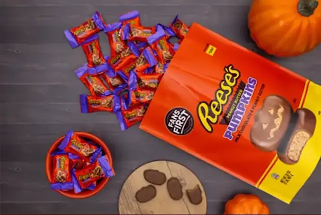 Video thumbnail for 'Carving not on actual product': Reese's adds disclaimer after lawsuit over pumpkin candy design