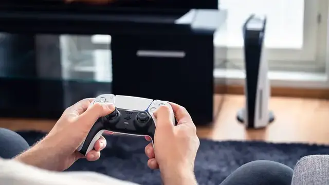 Video thumbnail for PlayStation to Phase Out Physical Game Discs By 2028