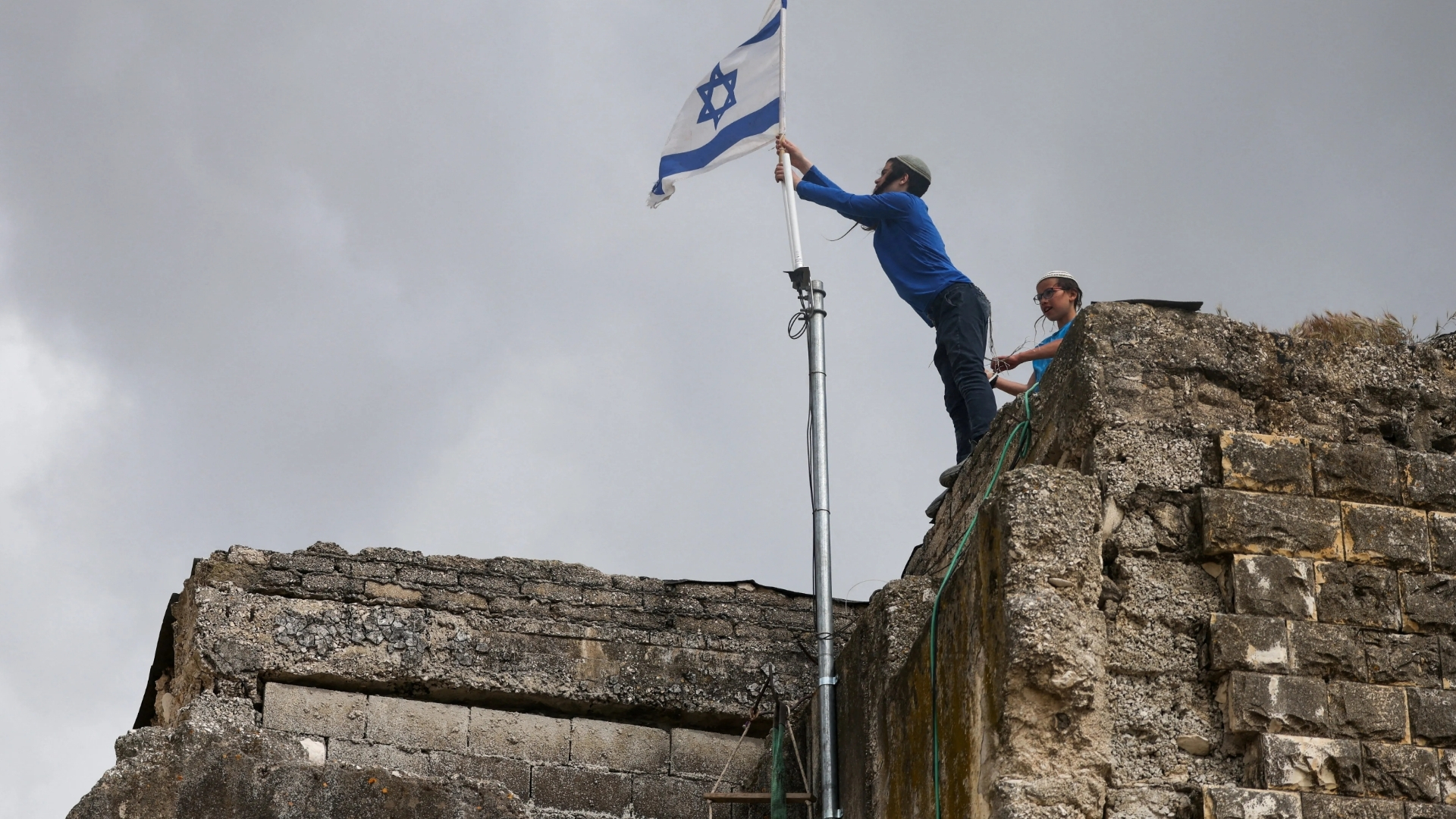 Video thumbnail for Settler violence empties West Bank village: Palestinians warn of growing displacement