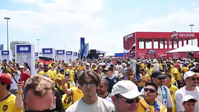 Video thumbnail for US: Fans flock to New York New Jersey Stadium for Germany-Ecuador World Cup match.