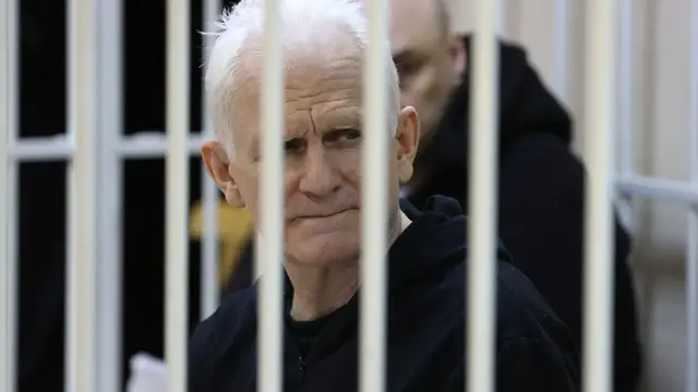 Video thumbnail for Belarus frees 123 prisoners including Ales Bialiatski as US lifts sanctions