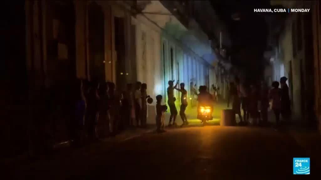 Video thumbnail for Trump vows to 'take' Cuba as island hit by nationwide blackout