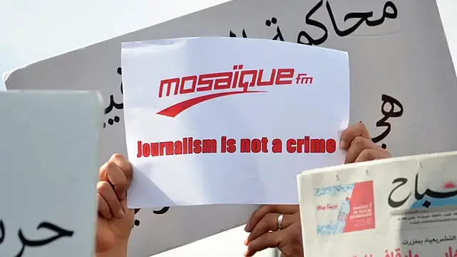 Video thumbnail for Tunisian journalists protest after arrest of reporter