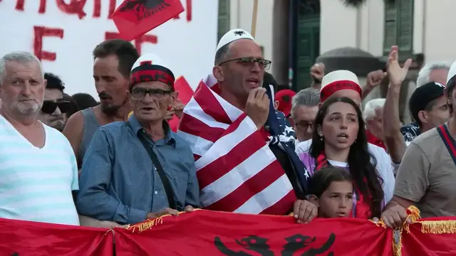 Video thumbnail for Albania: Demonstrations continue over tourism project in Zvernec, Albania.
