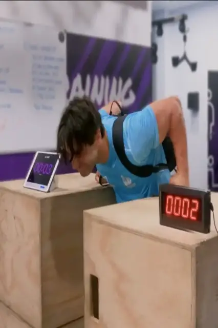 'Video thumbnail for Most elevated knuckle tricep dips holding a 60lb pack - 20 by Alejandro Solder Tari'