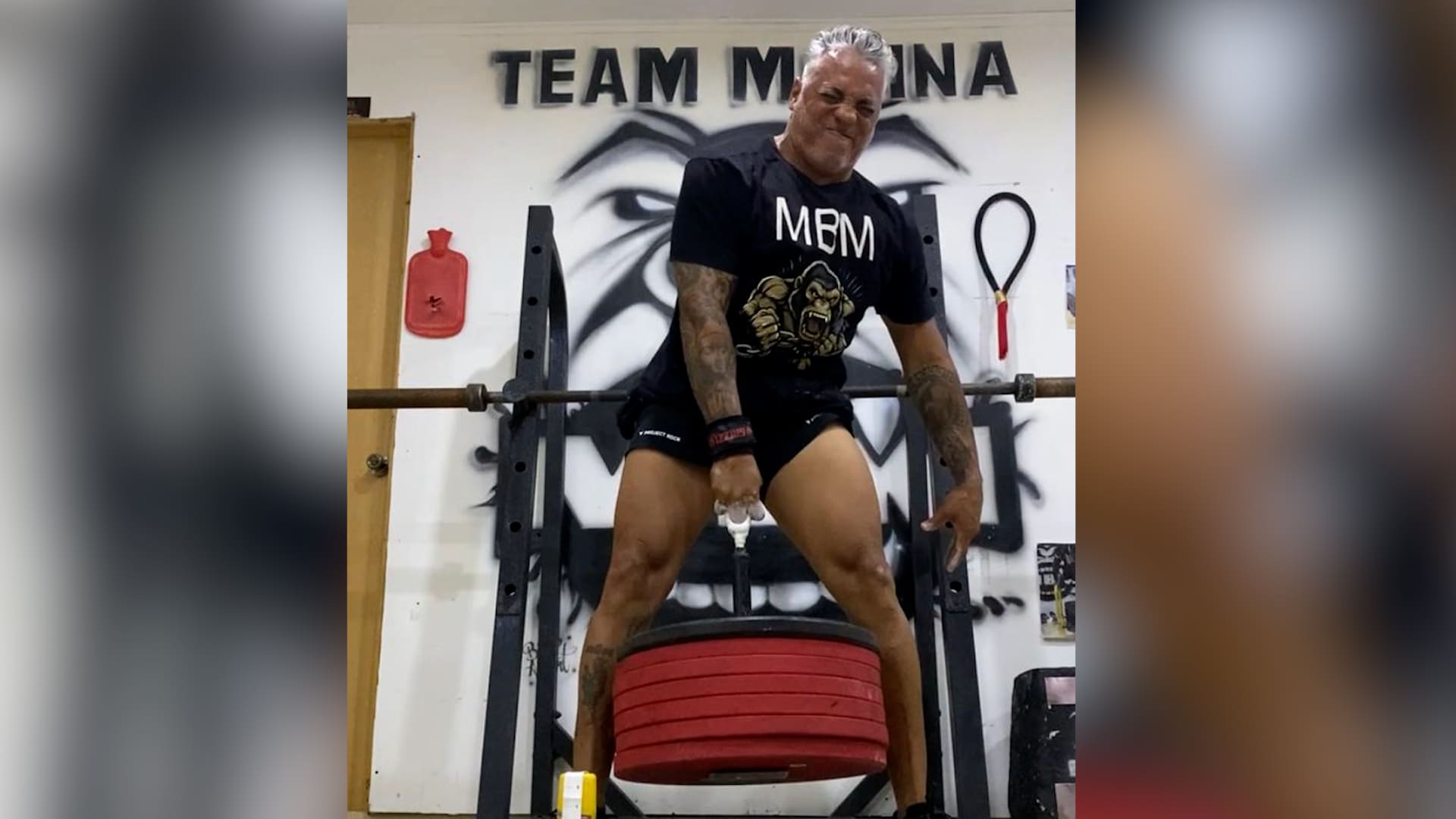 Video thumbnail for Egmond Molina Lifts 159 kg with One Finger in Record Deadlift