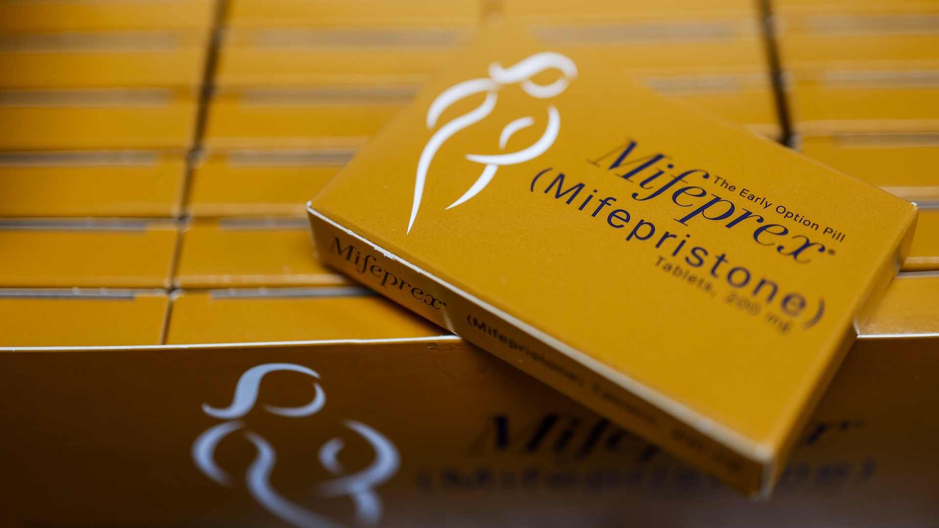 Video thumbnail for Supreme Court allows telehealth abortion pill prescriptions, mail delivery