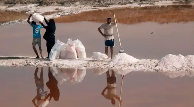 'Video thumbnail for Iraq’s salt miners face toxic threat as sewage contaminates Najaf Basin'