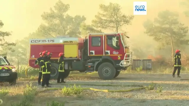 Video thumbnail for Wildfires rage in southern France prompting evacuation of 3,000 people