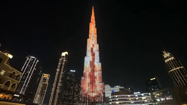 Video thumbnail for UAE: CMG light show illuminates world's tallest building for China's National Day.