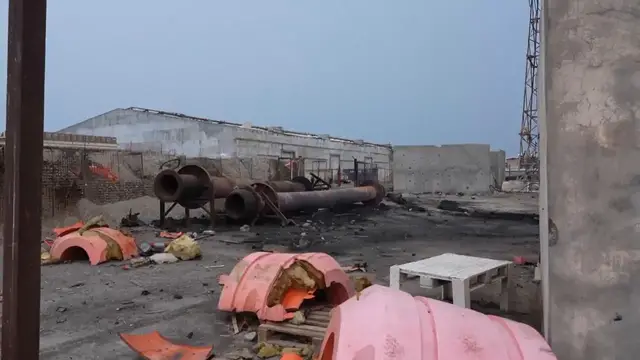 Video thumbnail for Yemen: Houthi strikes halt operation of Yemen's Mocha Port, kill seven.