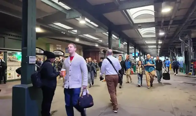 Video thumbnail for First weekday commute since holiday sends NJ Transit riders back to buses, ferries and PATH trains