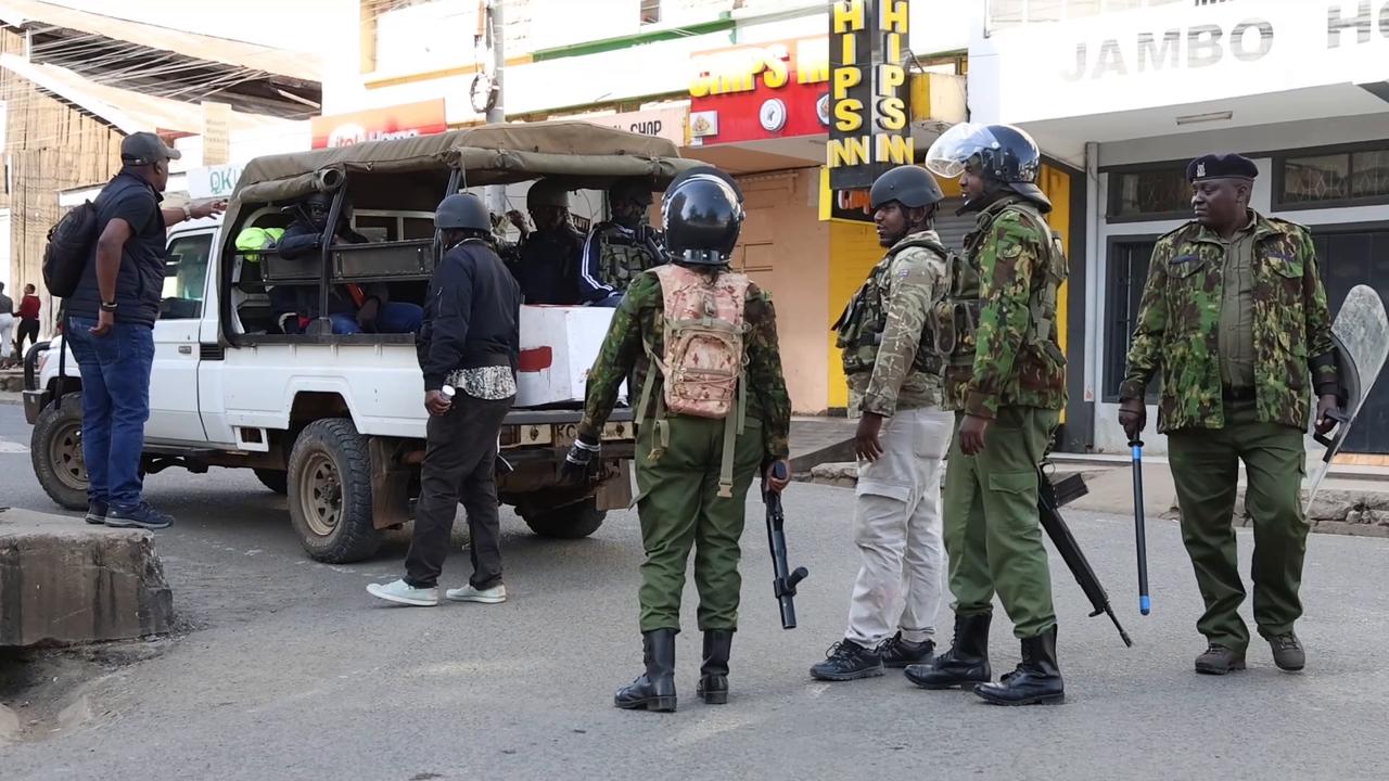 Video thumbnail for Kenya: Protest held in Kenya over planned US Ebola quarantine facility.