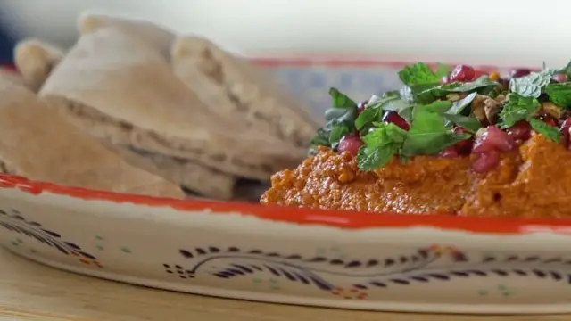 Video thumbnail for Gail Simmons Will Make You A Top Chef With Her Red Pepper Dip Recipe