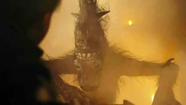Video thumbnail for 10 Terrifying Movie Monsters That Barely Appear