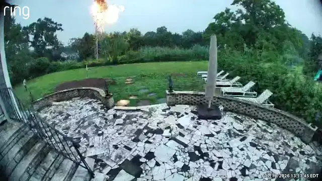 Video thumbnail for Lightning strike in Woodmere takes out power