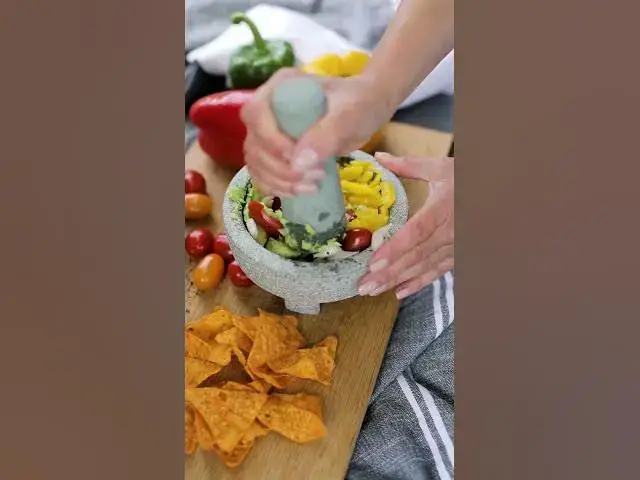 Video thumbnail for Can Avocado Oil Be Used as a Natural Remedy for Sunburn? | Heal & Soothe Naturally